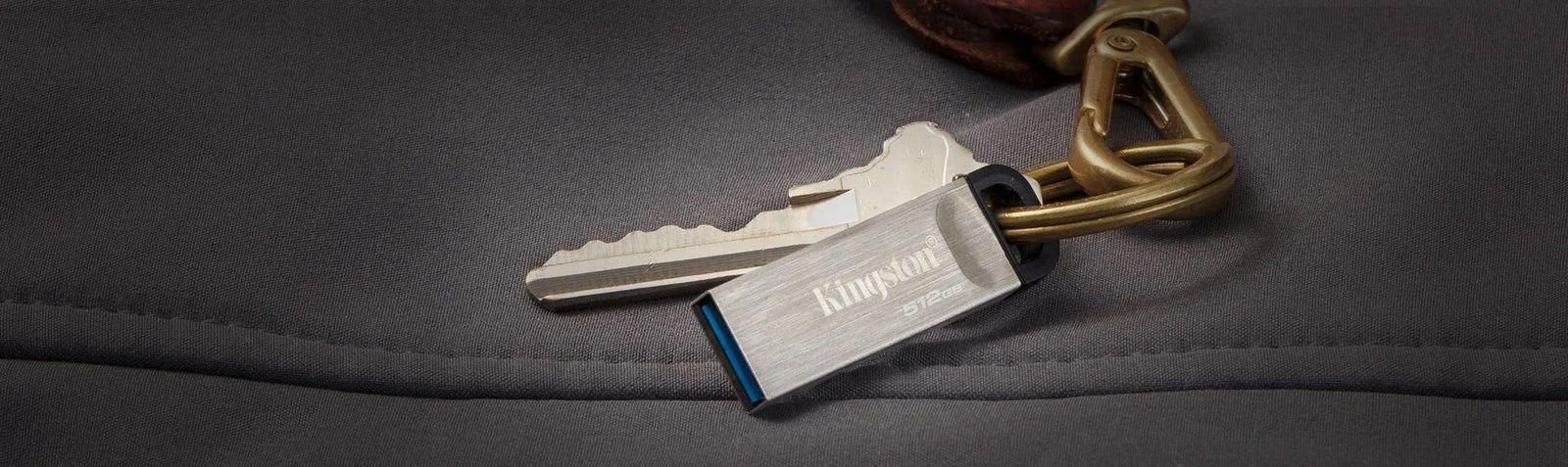 فلاشة Kingston DataTraveler Kyson سعة 256GB بمنفذ USB-A 3.2 - هيكل فولاذي فضي