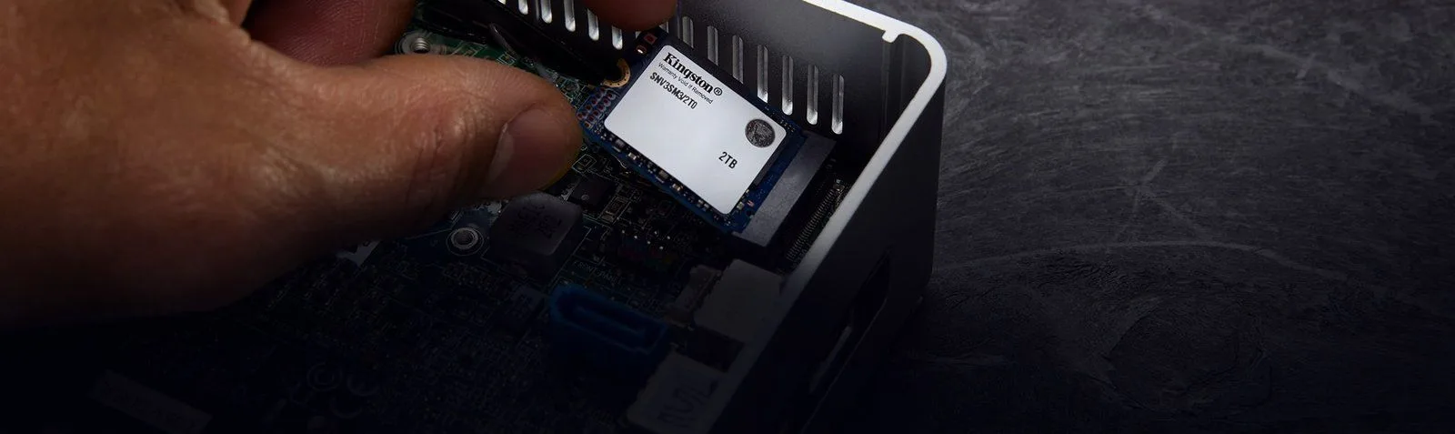 قرص SSD داخلي Kingston NV3 سعة 1TB نوع M.2 2230 NVMe PCIe 4.0 Gen 4x4 بسرعة حتى 6000 ميجابايت/ث