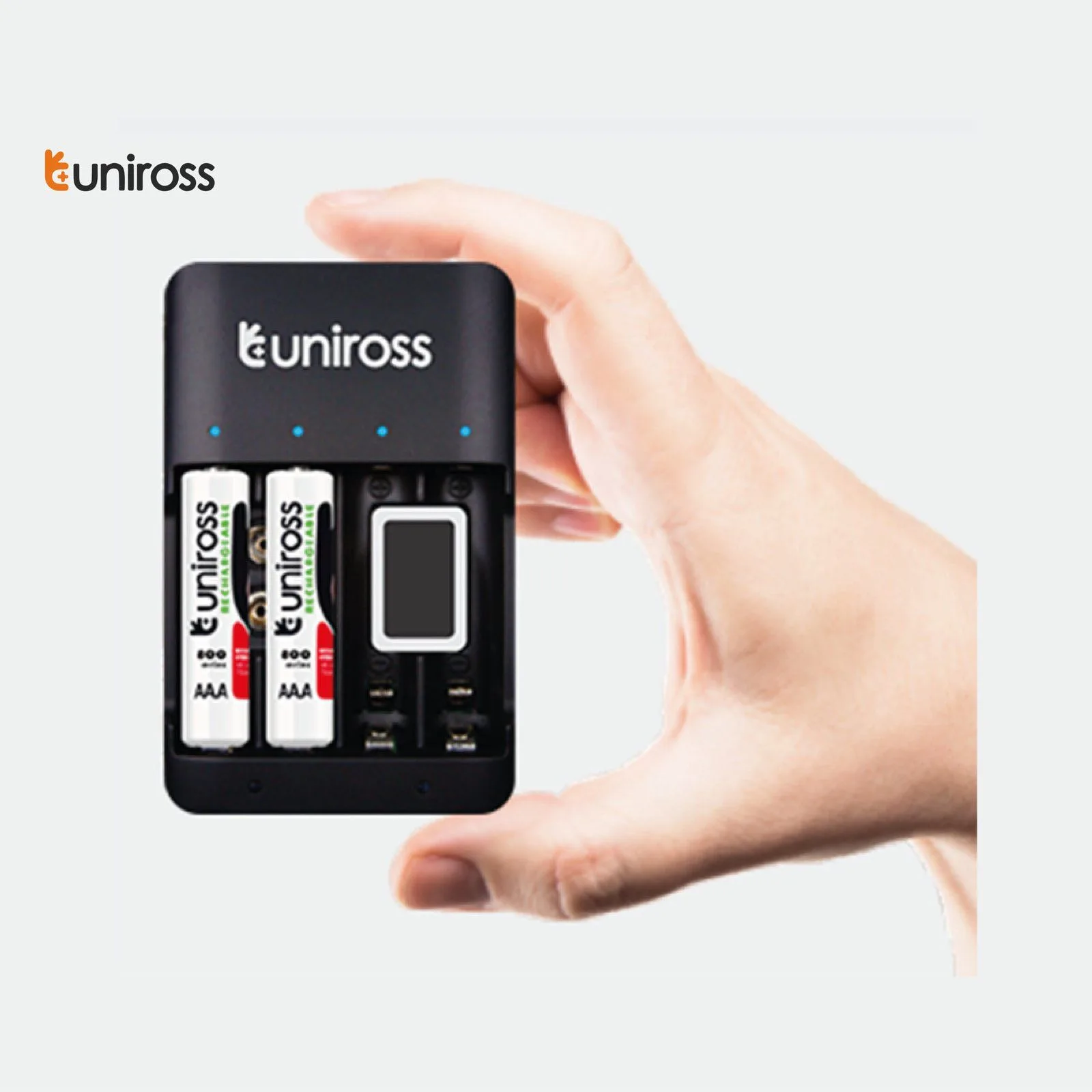 شاحن بطاريات Uniross Super Compact مع 4 بطاريات AA قابلة للشحن NiMH